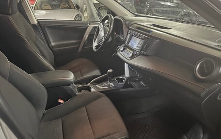 Toyota RAV4, 2015 год, 2 250 000 рублей, 6 фотография