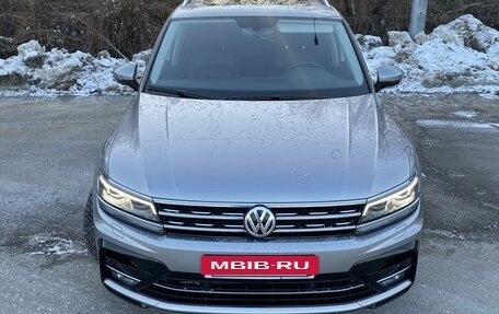 Volkswagen Tiguan II, 2018 год, 3 975 000 рублей, 3 фотография