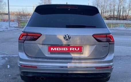 Volkswagen Tiguan II, 2018 год, 3 975 000 рублей, 8 фотография