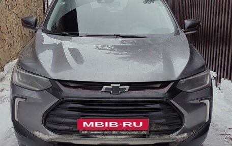 Chevrolet Tracker, 2021 год, 2 050 000 рублей, 2 фотография