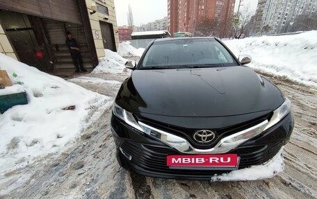 Toyota Camry, 2018 год, 2 700 000 рублей, 4 фотография