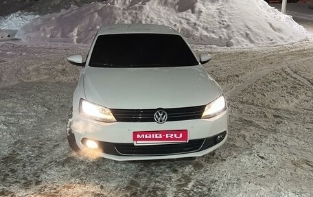 Volkswagen Jetta VI, 2012 год, 1 020 000 рублей, 4 фотография