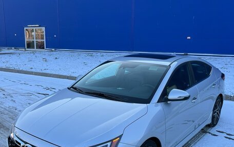 Hyundai Elantra VI рестайлинг, 2019 год, 1 900 000 рублей, 5 фотография