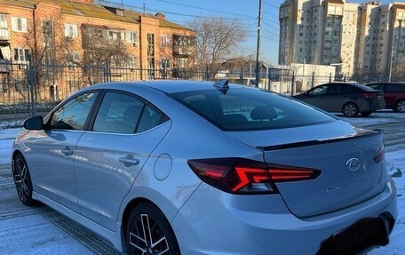 Hyundai Elantra VI рестайлинг, 2019 год, 1 900 000 рублей, 12 фотография