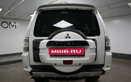 Mitsubishi Pajero IV, 2013 год, 1 990 000 рублей, 4 фотография