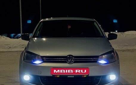 Volkswagen Polo VI (EU Market), 2013 год, 880 000 рублей, 2 фотография