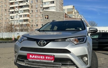 Toyota RAV4, 2016 год, 2 300 000 рублей, 4 фотография