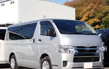 Toyota HiAce H200, 2020 год, 2 159 000 рублей, 4 фотография