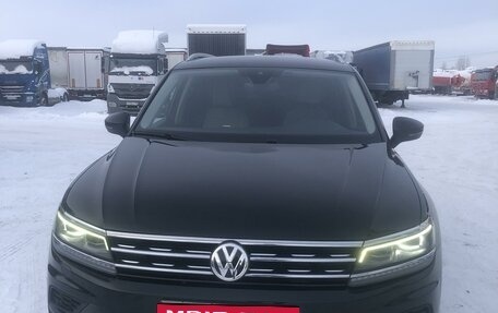 Volkswagen Tiguan II, 2019 год, 3 000 000 рублей, 1 фотография