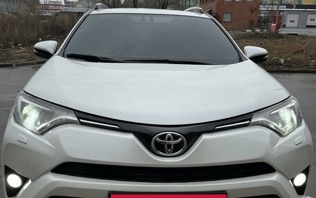 Toyota RAV4, 2016 год, 2 470 000 рублей, 4 фотография