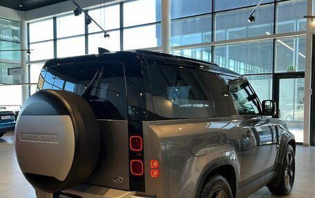 Land Rover Defender II, 2021 год, 5 990 000 рублей, 6 фотография