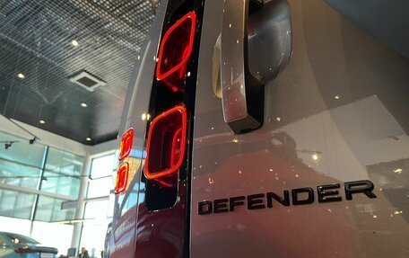 Land Rover Defender II, 2021 год, 5 990 000 рублей, 9 фотография