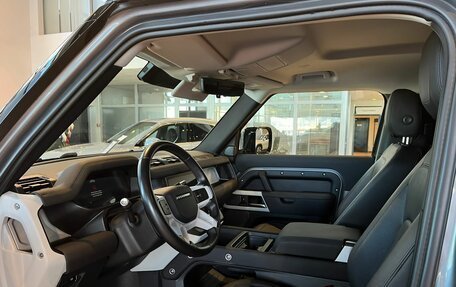 Land Rover Defender II, 2021 год, 5 990 000 рублей, 10 фотография