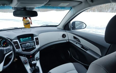 Chevrolet Cruze II, 2011 год, 900 000 рублей, 18 фотография