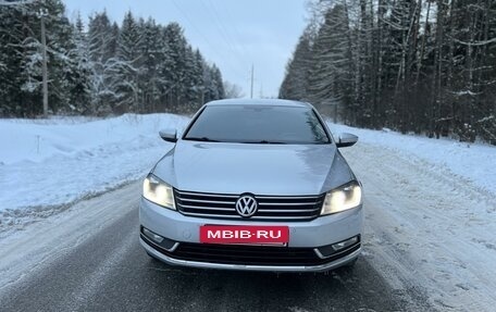 Volkswagen Passat B7, 2013 год, 1 249 000 рублей, 2 фотография