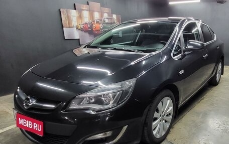 Opel Astra J, 2012 год, 900 000 рублей, 1 фотография