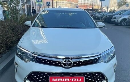 Toyota Camry, 2018 год, 2 290 000 рублей, 1 фотография