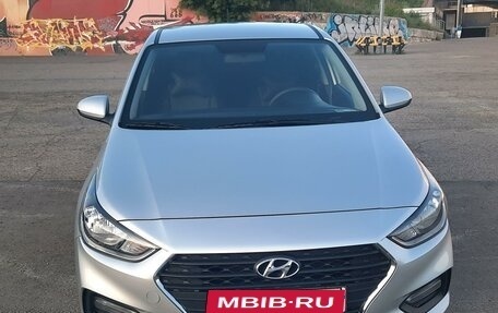 Hyundai Solaris II рестайлинг, 2017 год, 1 375 000 рублей, 3 фотография
