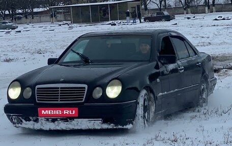 Mercedes-Benz E-Класс, 1998 год, 175 000 рублей, 2 фотография