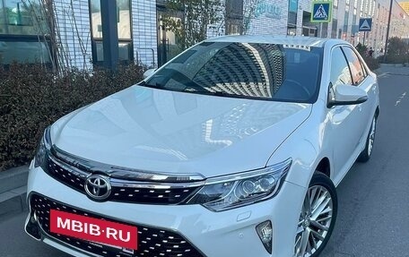 Toyota Camry, 2018 год, 2 290 000 рублей, 3 фотография