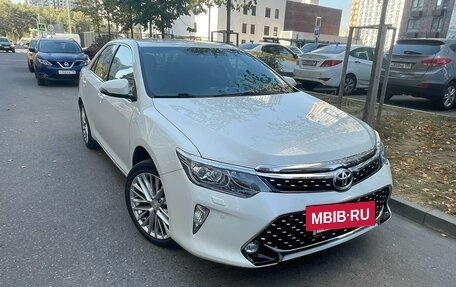 Toyota Camry, 2018 год, 2 290 000 рублей, 2 фотография