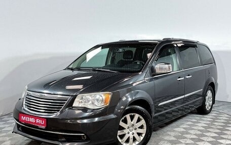Chrysler Voyager IV, 2012 год, 1 687 000 рублей, 1 фотография