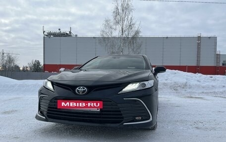 Toyota Camry, 2021 год, 3 900 000 рублей, 3 фотография