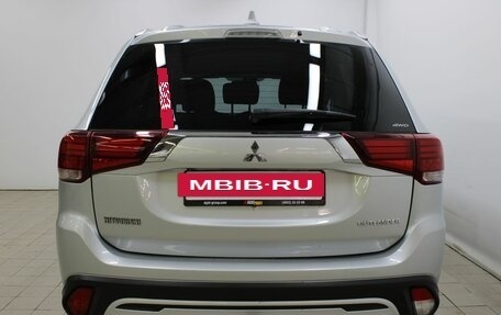 Mitsubishi Outlander III рестайлинг 3, 2020 год, 2 740 000 рублей, 6 фотография