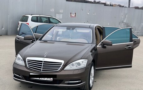 Mercedes-Benz S-Класс, 2010 год, 1 700 000 рублей, 2 фотография