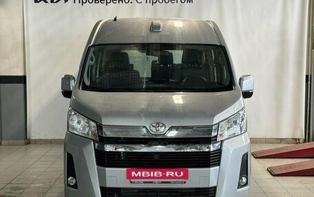 Toyota HiAce H300, 2020 год, 4 600 000 рублей, 2 фотография