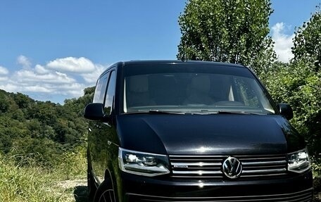 Volkswagen Multivan T6 рестайлинг, 2018 год, 4 999 000 рублей, 4 фотография