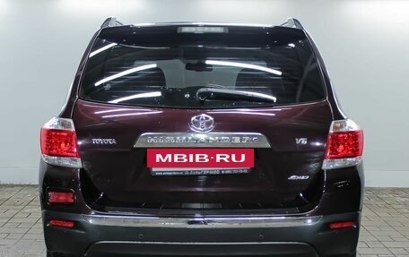 Toyota Highlander III, 2011 год, 2 175 000 рублей, 3 фотография