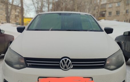 Volkswagen Polo VI (EU Market), 2013 год, 960 000 рублей, 2 фотография