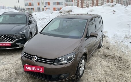 Volkswagen Touran III, 2012 год, 999 999 рублей, 3 фотография