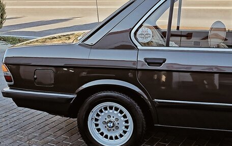 BMW 5 серия, 1985 год, 600 000 рублей, 3 фотография