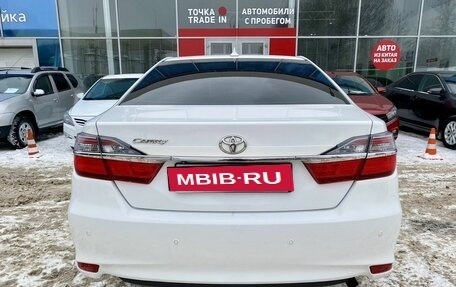 Toyota Camry, 2017 год, 1 889 000 рублей, 7 фотография