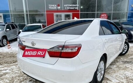 Toyota Camry, 2017 год, 1 889 000 рублей, 6 фотография