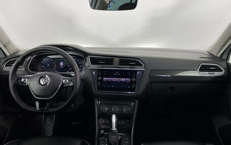 Volkswagen Tiguan II, 2018 год, 3 270 000 рублей, 11 фотография