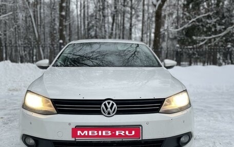 Volkswagen Jetta VI, 2014 год, 890 000 рублей, 3 фотография
