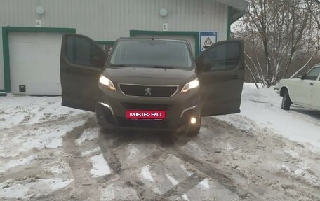 Peugeot Traveller I, 2021 год, 3 500 000 рублей, 5 фотография