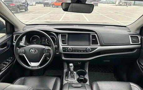 Toyota Highlander, 2021 год, 4 740 000 рублей, 8 фотография