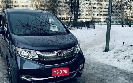 Honda Stepwgn IV, 2016 год, 1 995 000 рублей, 2 фотография