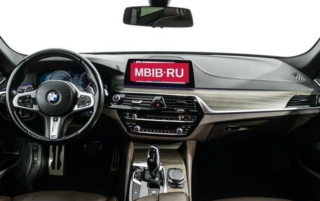 BMW 5 серия, 2018 год, 4 950 000 рублей, 13 фотография