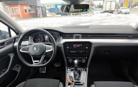Volkswagen Passat B8 рестайлинг, 2019 год, 2 872 000 рублей, 18 фотография