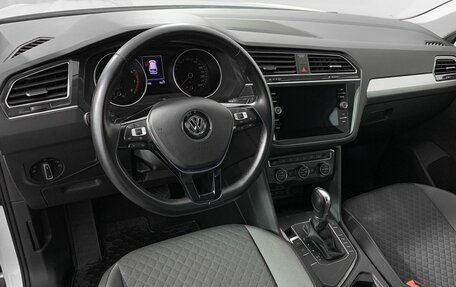Volkswagen Tiguan II, 2018 год, 2 490 777 рублей, 12 фотография