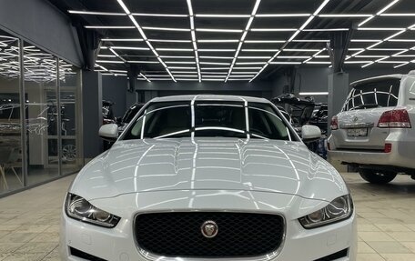 Jaguar XE I рестайлинг, 2015 год, 1 800 000 рублей, 8 фотография