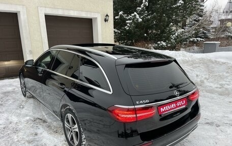 Mercedes-Benz E-Класс, 2019 год, 3 850 000 рублей, 6 фотография