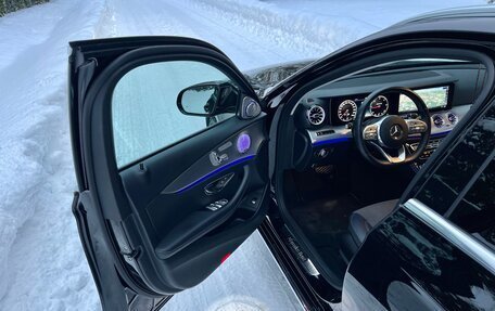 Mercedes-Benz E-Класс, 2019 год, 3 850 000 рублей, 31 фотография