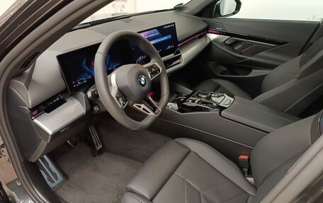 BMW 5 серия, 2023 год, 9 600 000 рублей, 13 фотография