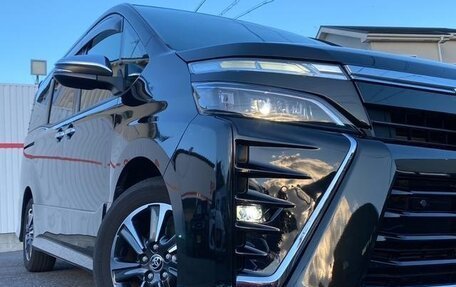 Toyota Voxy III, 2019 год, 2 300 000 рублей, 4 фотография